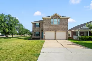101 Cacao St, Lake Jackson, TX 77566 - Photo 1