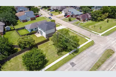 101 Cacao Street, Lake Jackson, TX 77566 - Photo 31