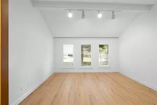 310 W Fair Harbor Ln, Houston, TX 77079 - Photo 11