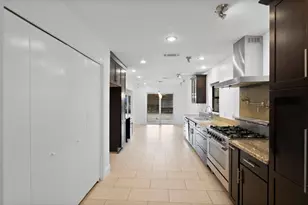 310 W Fair Harbor Ln, Houston, TX 77079 - Photo 13