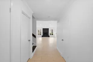 310 W Fair Harbor Ln, Houston, TX 77079 - Photo 5