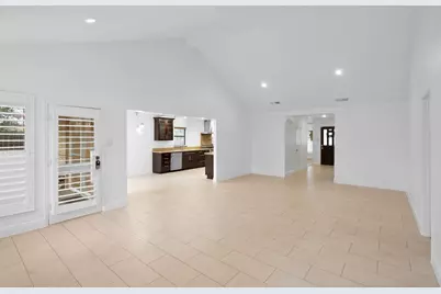 310 W Fair Harbor Lane, Houston, TX 77079 - Photo 17