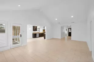 310 W Fair Harbor Ln, Houston, TX 77079 - Photo 17