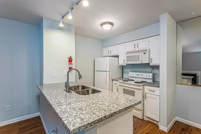 10001 Westpark Drive #63, Houston, TX 77042 - Photo 5