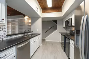5370 Brownway St, Houston, TX 77056 - Photo 9