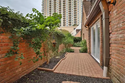 5370 Brownway Street #D33, Houston, TX 77056 - Photo 33