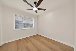907 S 3rd St, La Porte, TX 77571 - Photo 15