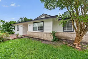 907 S 3rd St, La Porte, TX 77571 - Photo 3