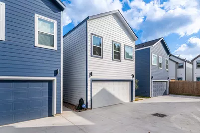 851 S Victory Drive #B C, Houston, TX 77088 - Photo 3