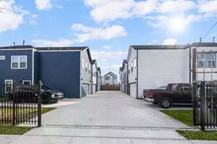 851 S Victory Dr, Houston, TX 77088 - Photo 41