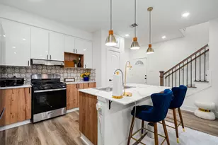 851 S Victory Dr, Houston, TX 77088 - Photo 13