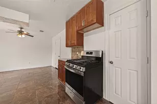 10730 Sagewind Dr, Houston, TX 77089 - Photo 13