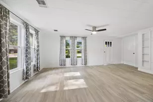 315 Jones St, Columbus, TX 78934 - Photo 1