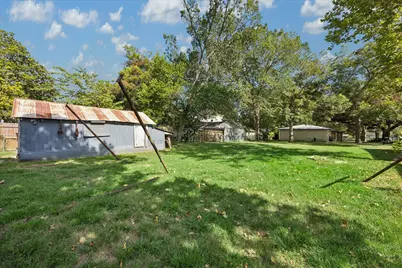315 Jones Street, Columbus, TX 78934 - Photo 17