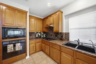 5531 Cranston Court, Sugar Land, TX 77479 - Photo 7