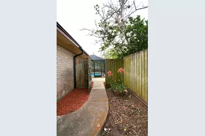 209 Dogwood Street, Lake Jackson, TX 77566 - Photo 41