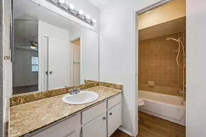 768 Memorial Mews Street #4, Houston, TX 77079 - Photo 5