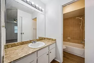 768 Memorial Mews St, Houston, TX 77079 - Photo 5