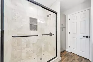 6015 McKnight St, Houston, TX 77035 - Photo 5
