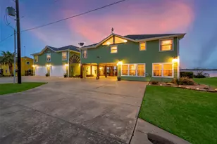 792 W Bayshore Dr, Palacios, TX 77465 - Photo 25