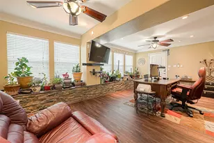 792 W Bayshore Dr, Palacios, TX 77465 - Photo 19