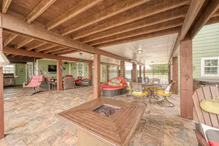 792 W Bayshore Dr, Palacios, TX 77465 - Photo 29