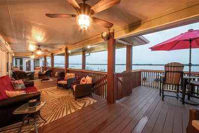 792 W Bayshore Drive, Palacios, TX 77465 - Photo 27