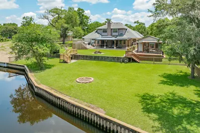 41 Robinhood Lane, Clute, TX 77531 - Photo 5