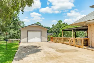 41 Robinhood Ln, Clute, TX 77531 - Photo 11