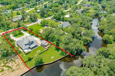 41 Robinhood Lane, Clute, TX 77531 - Photo 3