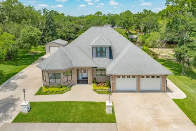 41 Robinhood Lane, Clute, TX 77531 - Photo 7