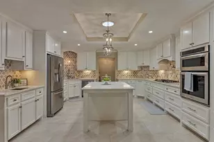 8 Wind River Ct, Conroe, TX 77384 - Photo 9