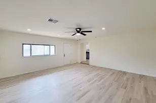 301 Cypress St, Lake Jackson, TX 77566 - Photo 35