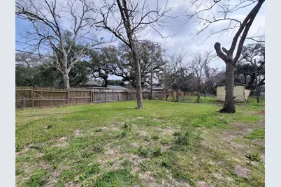301 Cypress Street, Lake Jackson, TX 77566 - Photo 41