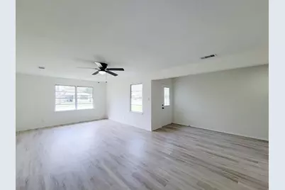 301 Cypress Street, Lake Jackson, TX 77566 - Photo 5