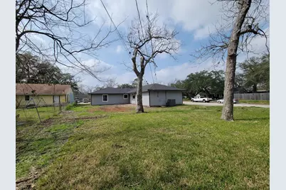 301 Cypress Street, Lake Jackson, TX 77566 - Photo 39