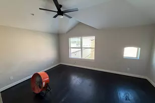 2710 Hullsmith Dr, Houston, TX 77063 - Photo 13