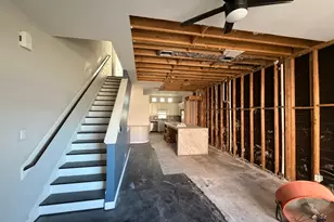 2710 Hullsmith Dr, Houston, TX 77063 - Photo 11