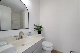 2101 Fountain View Dr, Houston, TX 77057 - Photo 17
