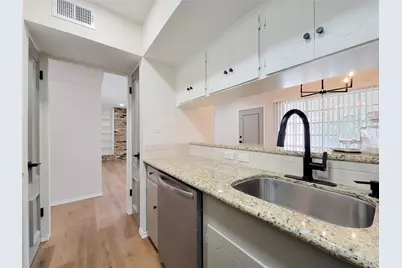 2101 Fountain View Drive #24C, Houston, TX 77057 - Photo 11