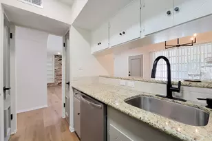 2101 Fountain View Dr, Houston, TX 77057 - Photo 13