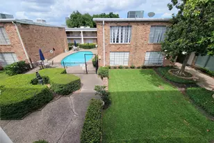 2101 Fountain View Dr, Houston, TX 77057 - Photo 25