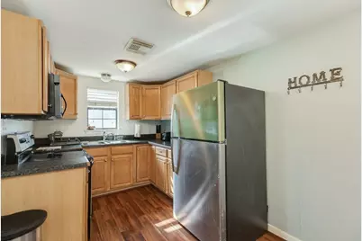 640 Whitten Street, Clute, TX 77531 - Photo 25