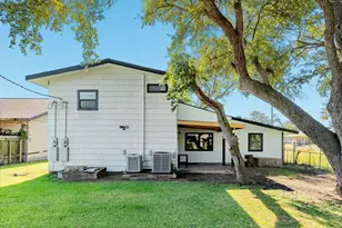 640 Whitten St, Clute, TX 77531 - Photo 33