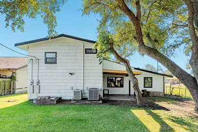 640 Whitten Street, Clute, TX 77531 - Photo 33