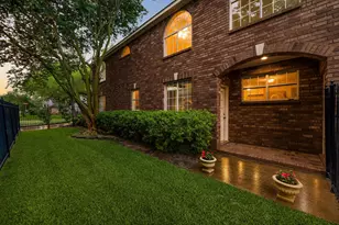 4900 Cedar St, Bellaire, TX 77401 - Photo 35