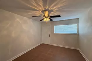 1141 N Durham Dr, Houston, TX 77008 - Photo 5