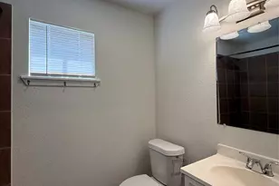 1141 N Durham Dr, Houston, TX 77008 - Photo 13