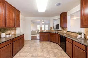 2922 Halcyon Time Trail, Houston, TX 77045 - Photo 9