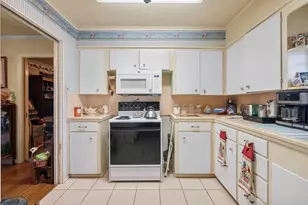 1904 Amy Dr, Baytown, TX 77520 - Photo 9